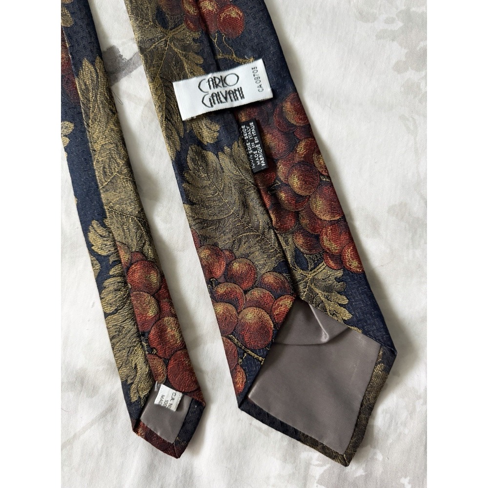 Carlo Galvani	Vintage Art Deco Grapes Leaves	100% Silk Tie Luxury Designer